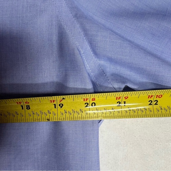 UNTUCKit Size Large Men's Hillstowe Wrinkle Free Blue Short Sleeve Button Down - Picture 6 of 12